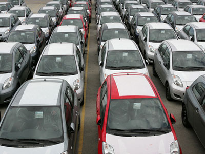 Πιο κάτω από τον… πάτο του βαρελιού οι πωλήσεις αυτοκινήτων